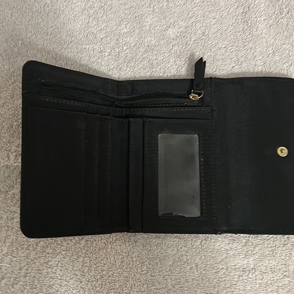 Tommy Hilfiger Snap Closure/Compartments Wallet - Picture 6 of 16